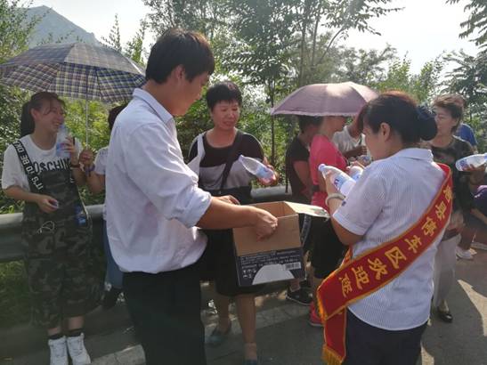 C:\Users\Administrator\Desktop\唐縣停車區(qū)獻(xiàn)真情20170809.files\image002.jpg C:\Users\Administrator\Desktop\唐縣停車區(qū)獻(xiàn)真情20170809.files\image002.jpg