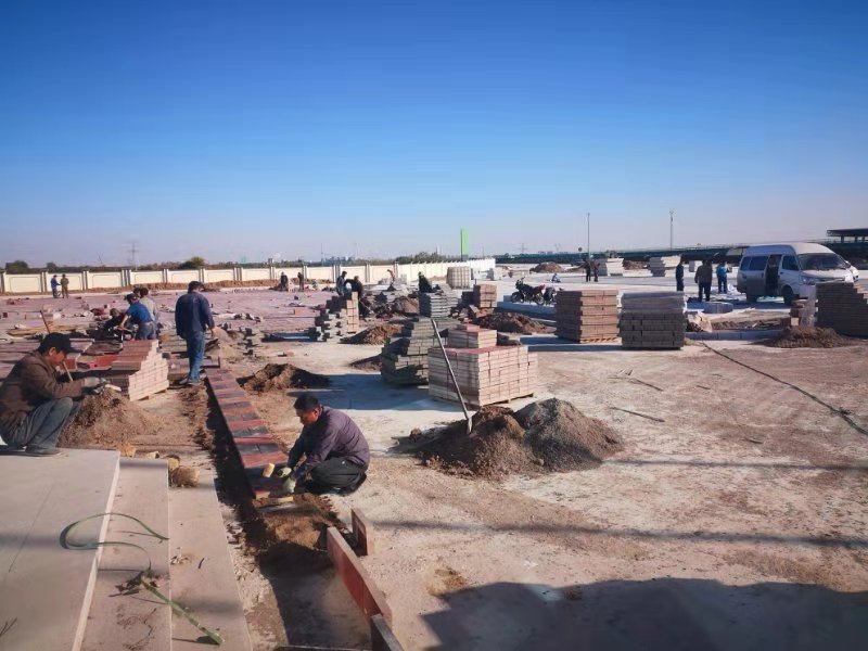 博野服務區(qū)廣場地面整修.jpg 博野服務區(qū)廣場地面整修.jpg