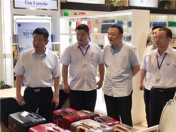 C:\Users\Administrator\Pictures\6370027068280221819234681.jpg C:\Users\Administrator\Pictures\6370027068280221819234681.jpg