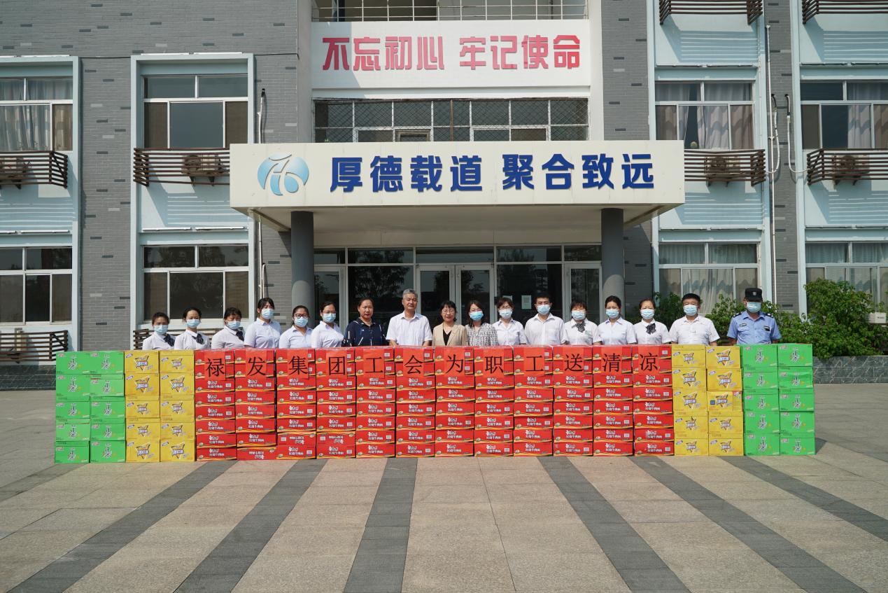 C:\Users\Administrator\Desktop\111.jpg C:\Users\Administrator\Desktop\111.jpg