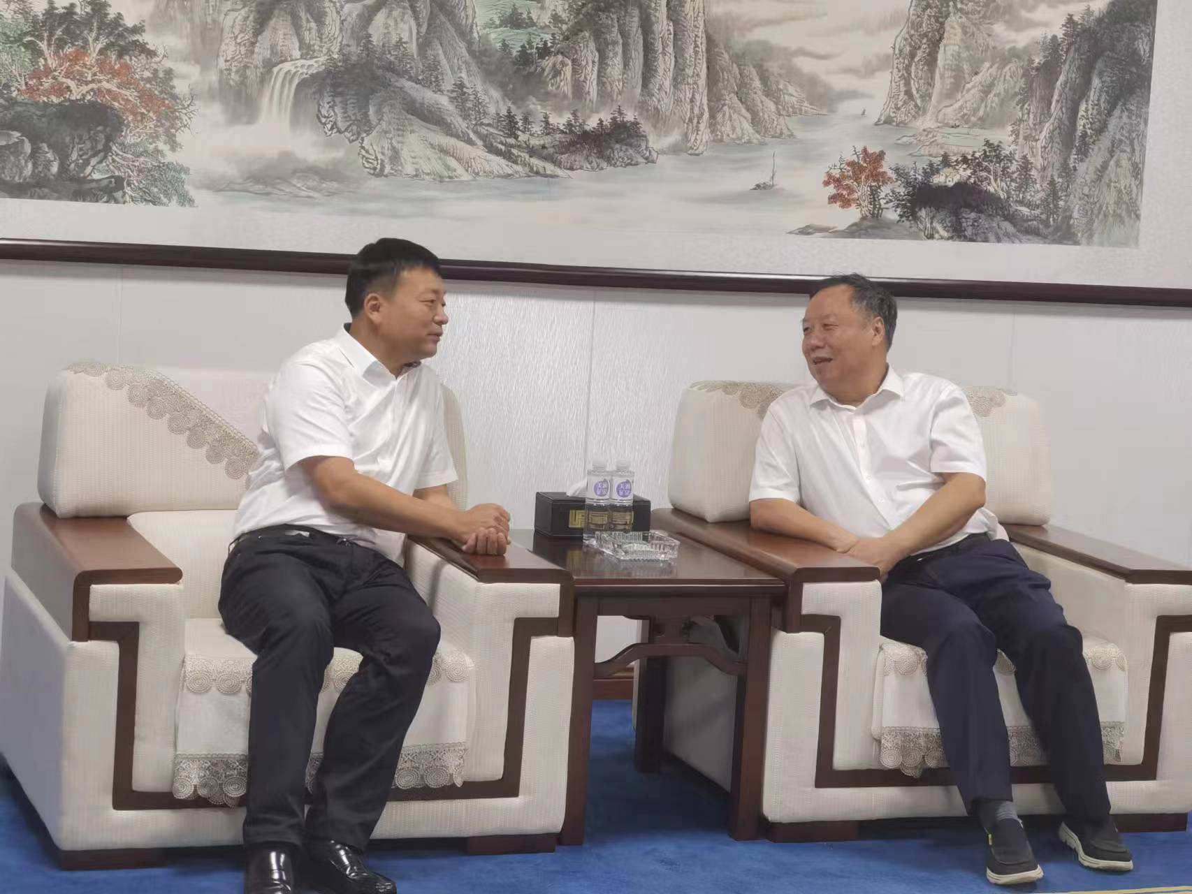 C:\Users\86183\Desktop\bd6e560268ce4a5db81cbdc4dc0906d.jpg C:\Users\86183\Desktop\bd6e560268ce4a5db81cbdc4dc0906d.jpg